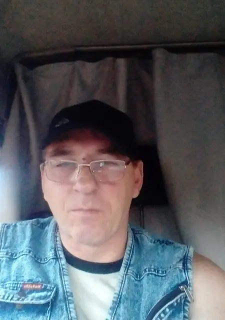 Данила из Хабаровска, ищу на сайте знакомства без обязательств