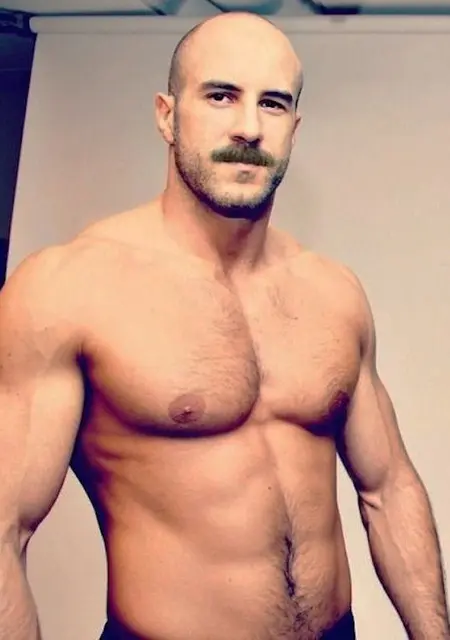 Макс из Новочеркасска, ищу на сайте приятное времяпровождение