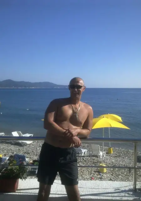 Вова из Туапсе, ищу на сайте приятное времяпровождение