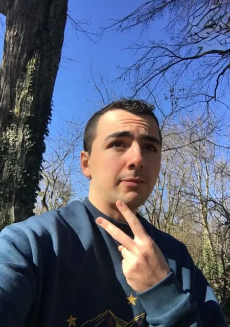 Eric из Парижа, мне 21, познакомлюсь