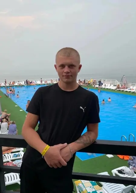 Илья из Якутска, ищу на сайте знакомства на одну ночь