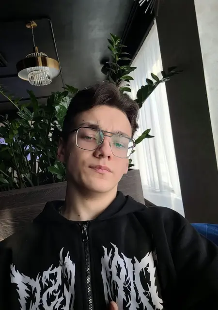 Я Арсен, 20, из Москвы, ищу знакомства на одну ночь