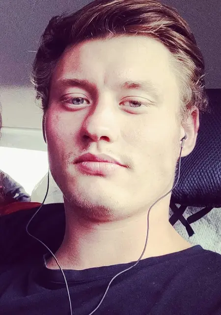 Ваня из Ижевска, мне 27, познакомлюсь на одну ночь