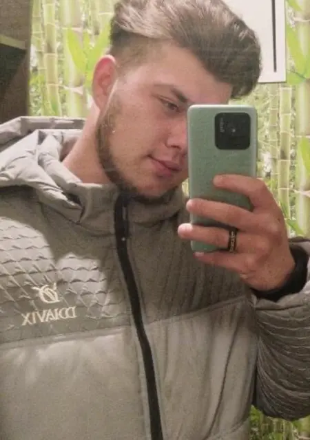 Я Саня, 20, знакомлюсь без обязательств в Ростове-на-Дону