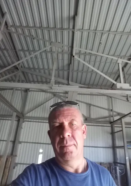 Я Дмитрий, 52, из Сочи, ищу знакомства на одну ночь