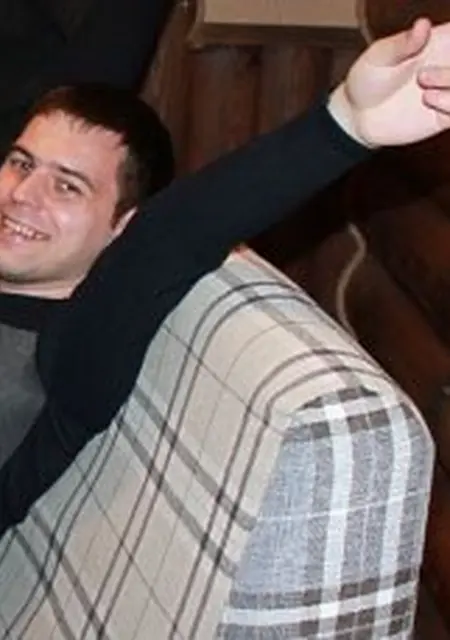 Я Андрей, 40, из Ленинградской, ищу знакомства без обязательств