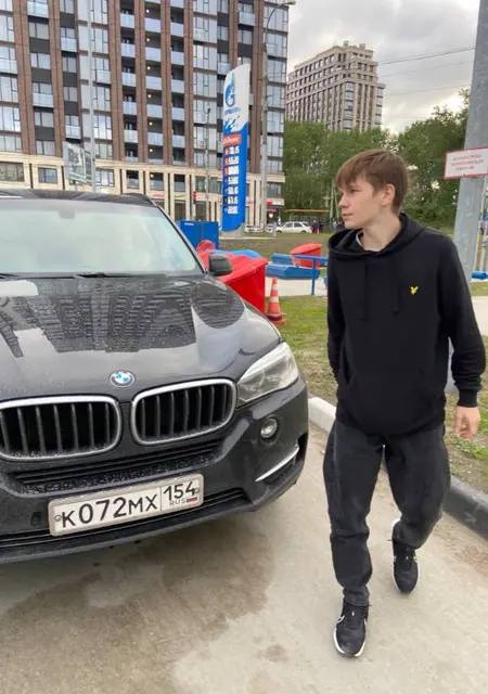 Андрей из Сак, мне 20, познакомлюсь на одну ночь