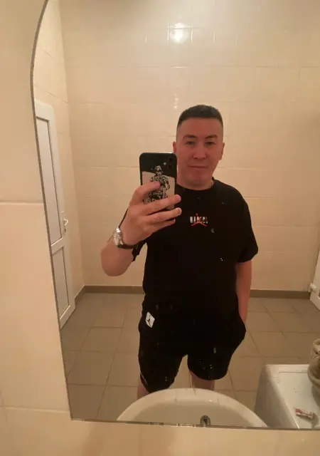 Я Тимур, 31, знакомлюсь без обязательств в Каменоломнях