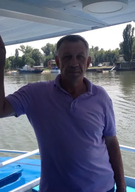 Я Олег, 61, из Оренбурга, ищу знакомства на одну ночь