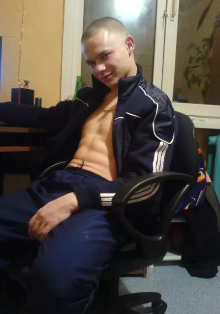 Иван из Ангарска, ищу на сайте знакомства на одну ночь