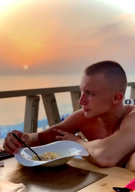 Валерий из Белгорода, мне 22, познакомлюсь без обязательств