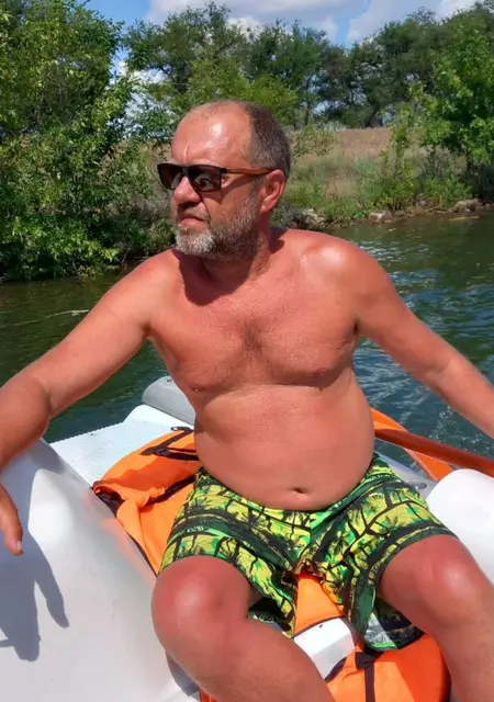 Александр из Урюпинска, мне 51, познакомлюсь для постоянных отношений