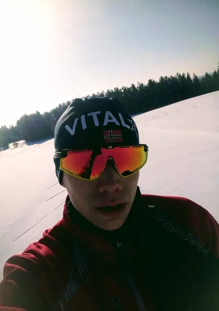 Я Николай, 27, из Кирова, ищу знакомства без обязательств