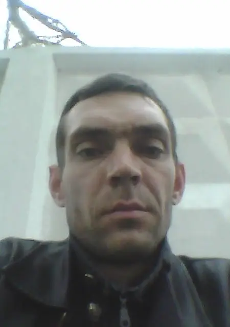 Я Alexandr, 42, знакомлюсь без обязательств в Геленджике