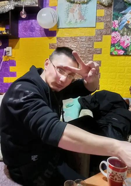 Я Данил, 23, из Петропавловска-Камчатского, ищу знакомства на одну ночь