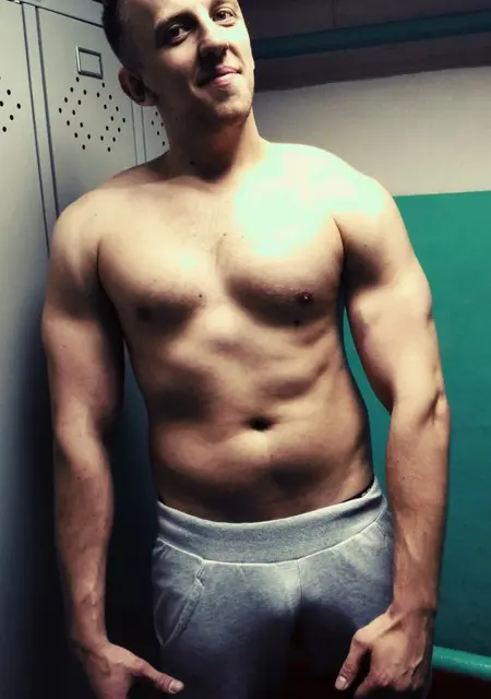 Максим из Комсомольска-на-Амуре, ищу на сайте знакомства на одну ночь