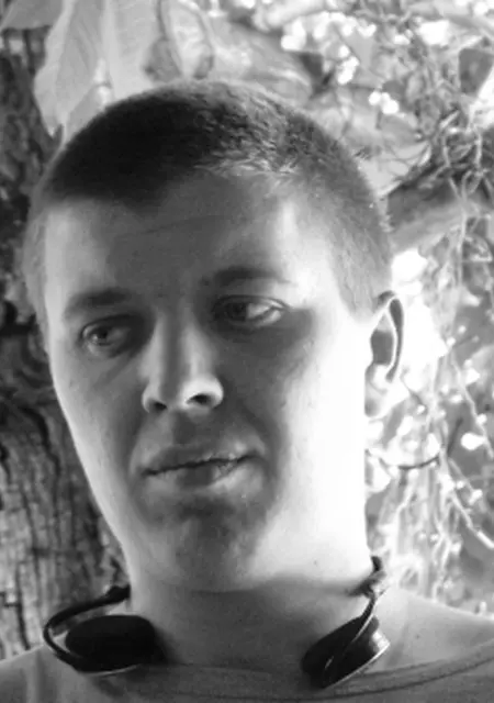 Я Максим, 35, знакомлюсь на одну ночь в Новошахтинске