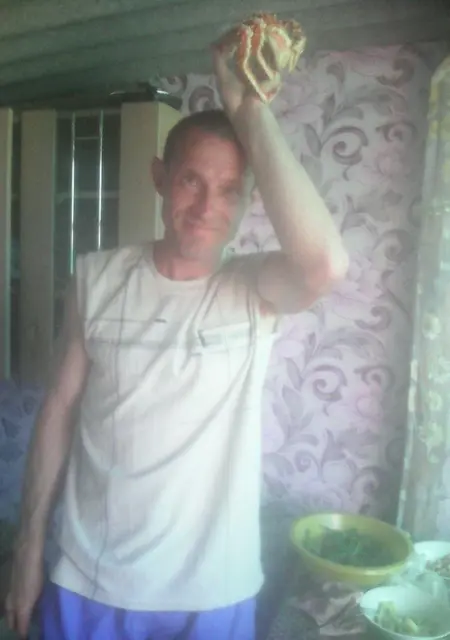 Я Александр, 38, из Биробиджана, ищу знакомства без обязательств