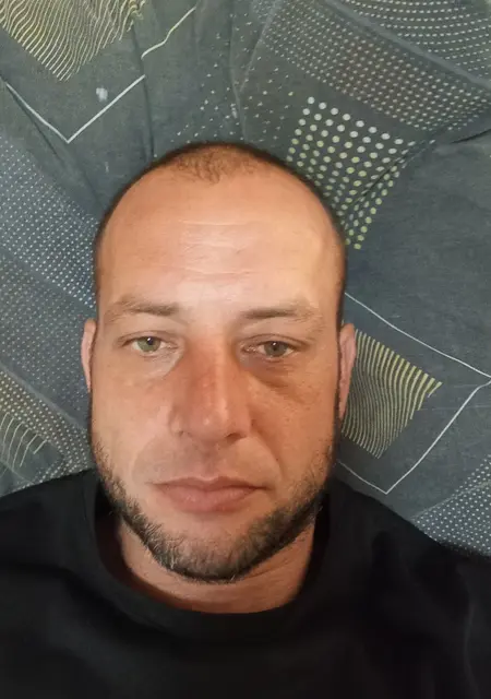 Миша Сергеев из Владивостока, ищу на сайте знакомства на одну ночь