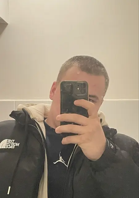 Я Леха, 20, знакомлюсь без обязательств в Новосибирске