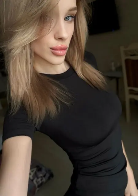 Я Эля, 20, знакомлюсь для общения в Екатеринбурге