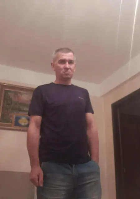 Дима из Каспийска, мне 44, познакомлюсь на одну ночь
