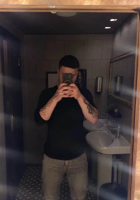 Николай из Гатчины, мне 19, познакомлюсь для вирта