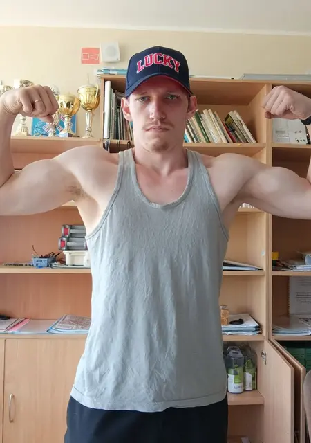 Alex из Нягани, мне 26, познакомлюсь на одну ночь