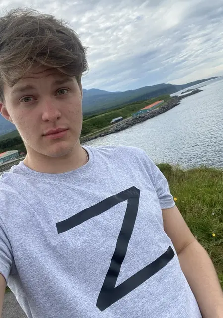 Платон из Санкт-Петербурга, мне 21, познакомлюсь для вирта