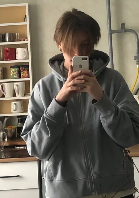 Арсений из Санкт-Петербурга, мне 18, познакомлюсь для вирта