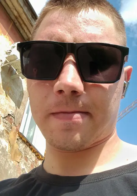 Я Vanchik Miheev, 23, знакомлюсь для общения в Кирове