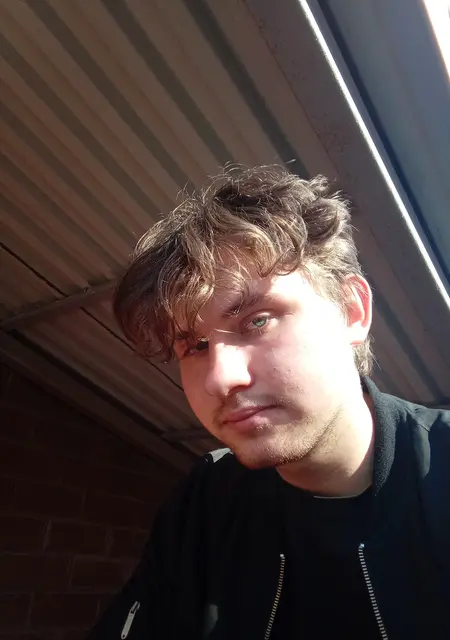 Владислав из Звенигорода, мне 20, познакомлюсь на одну ночь