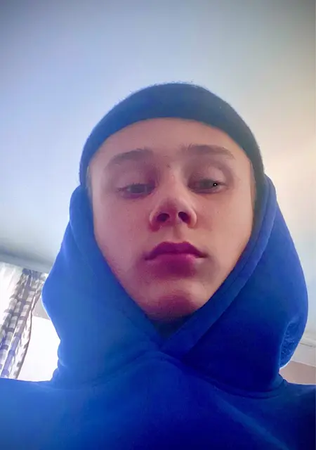 Денис из Александрова, мне 25, познакомлюсь без обязательств