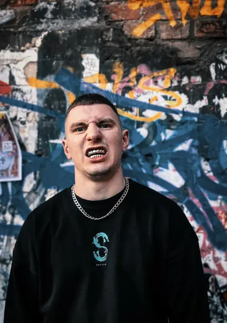 Я Андрей, 25, из Стрежевого, ищу знакомства без обязательств