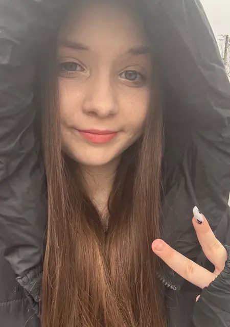 Адель из Подольска, мне 18, познакомлюсь для приятного времяпровождения