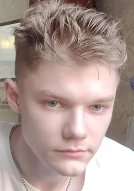 Я Алексей, 19, знакомлюсь для открытые отношения в Ярославле