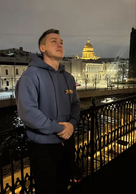 Михаил из Санкт-Петербурга, мне 23, познакомлюсь на одну ночь
