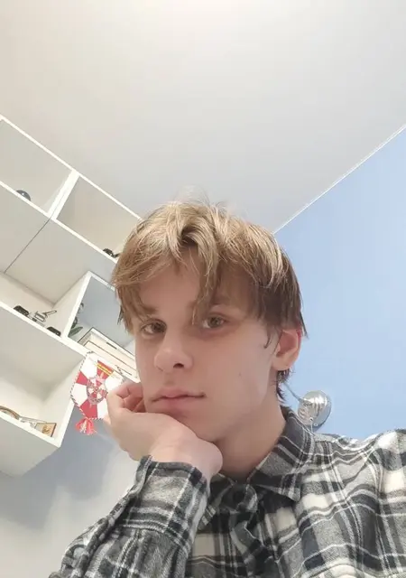 Я Артем, 18, из Волгограда, ищу знакомства на одну ночь