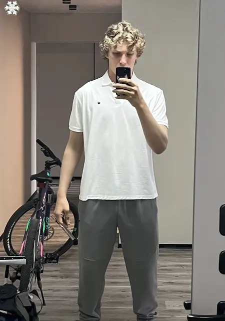 Игорь из Москвы, мне 19, познакомлюсь на одну ночь