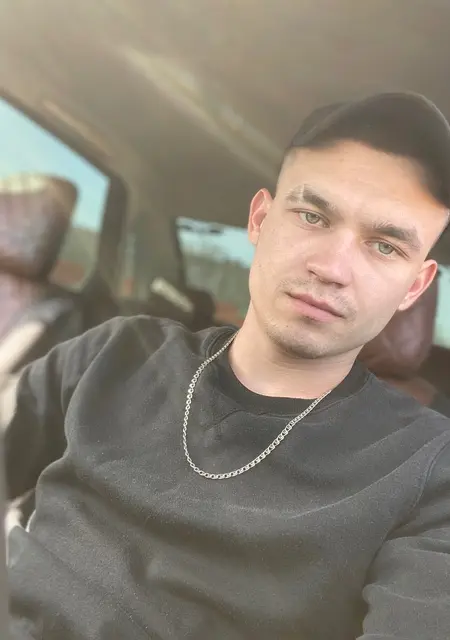 Денис из Армавира, мне 23, познакомлюсь на одну ночь