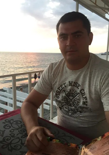 Я Александр, 31, знакомлюсь на одну ночь в Гагарине