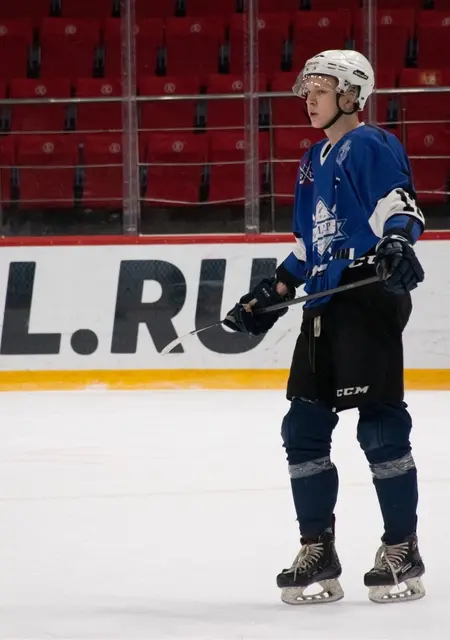 Я Стас, 22, из Звенигорода, ищу знакомство для общения