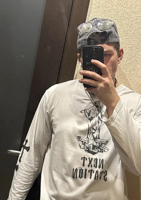 Алексей из Кирова, мне 21, познакомлюсь для приятного времяпровождения