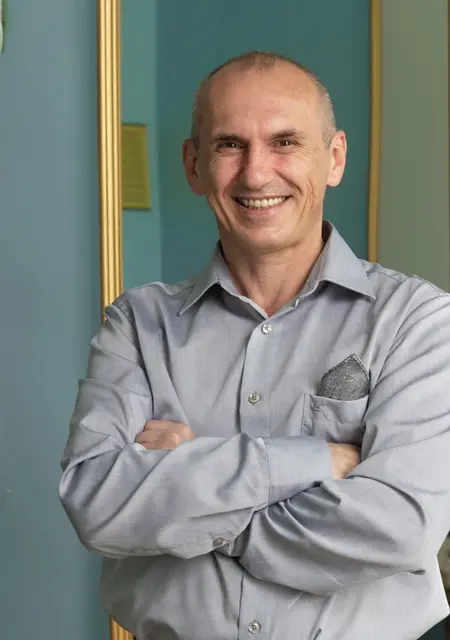 Александр из Смоленска, мне 54, познакомлюсь для приятного времяпровождения