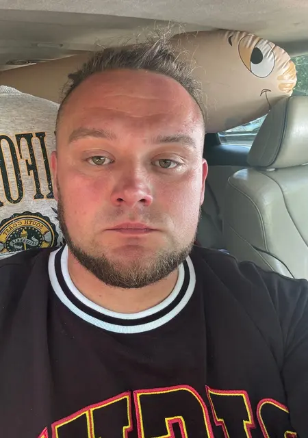 Я Владислав, 29, из Твери, ищу знакомство для открытые отношения