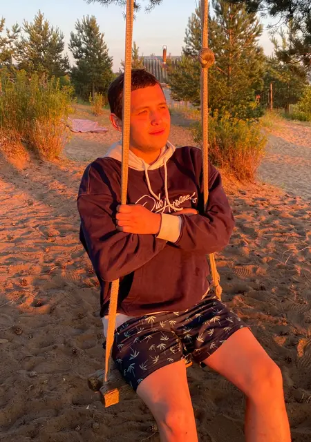 Павел из Волхова, ищу на сайте знакомства на одну ночь