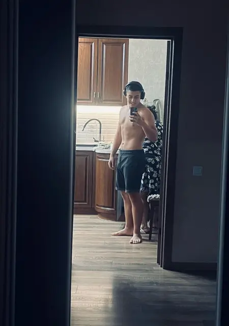 Я Ашот, 18, знакомлюсь без обязательств в Саратове