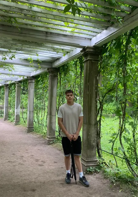 Михаил из Калининграда, мне 20, познакомлюсь для приятного времяпровождения