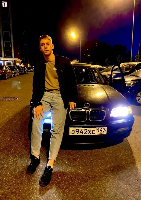 Я Илья, 24, из Киришей, ищу знакомства без обязательств