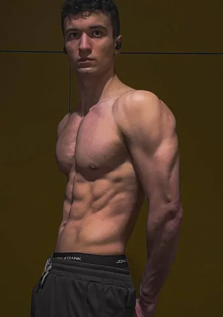 Я Тема, 26, знакомлюсь для общения в Усть-Илимске